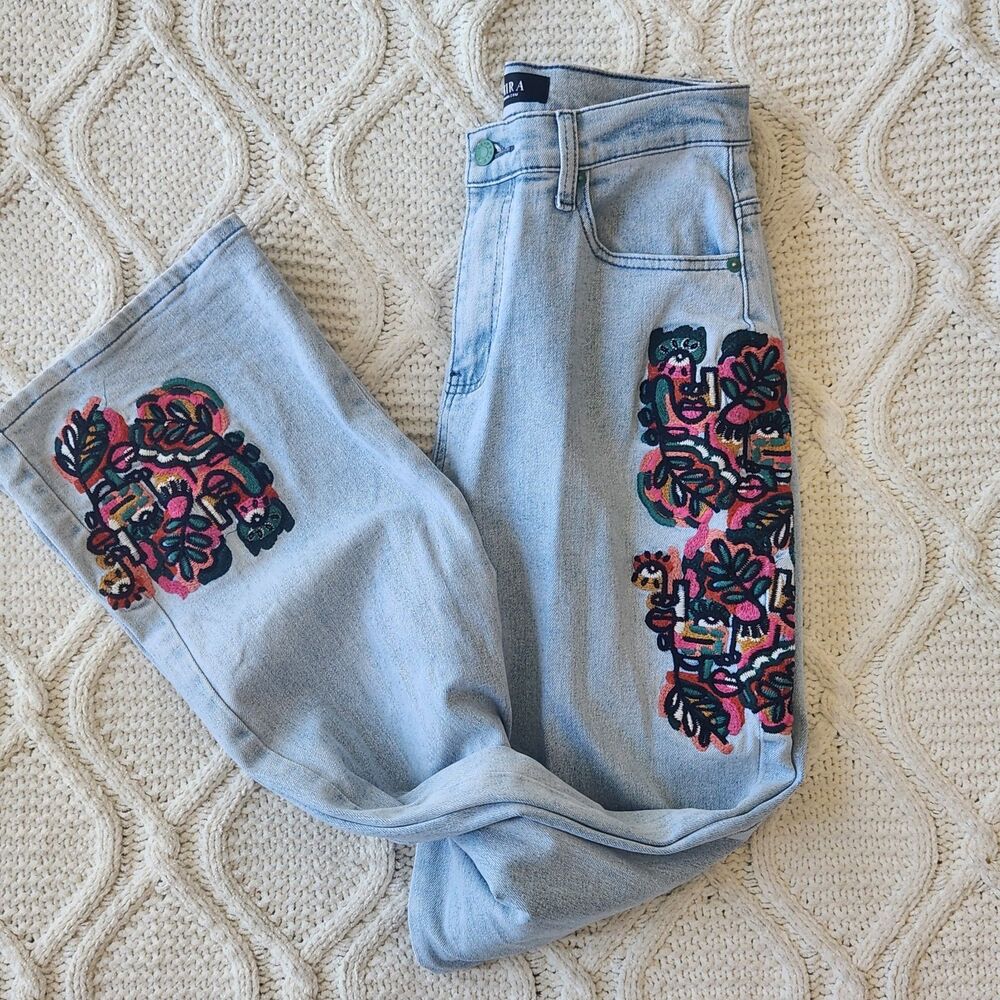AKIRA Hidden Faces Embroidery Detailed Straight Leg Jeans Size 5 - Picture 1 of 12